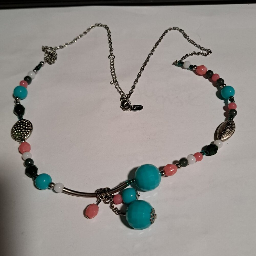 LBVYR funky necklace with pink white grey turquoise silver beads